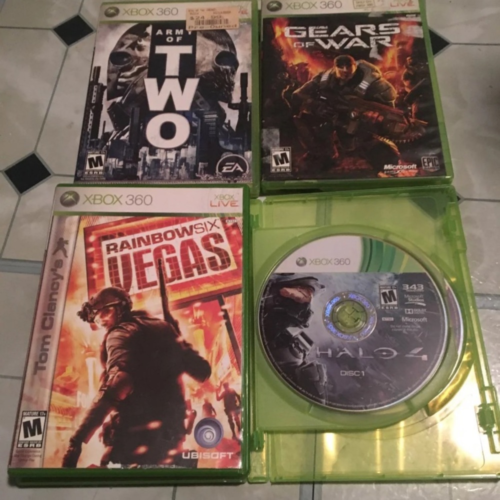Bundle of 4 Xbox 360 videos games .